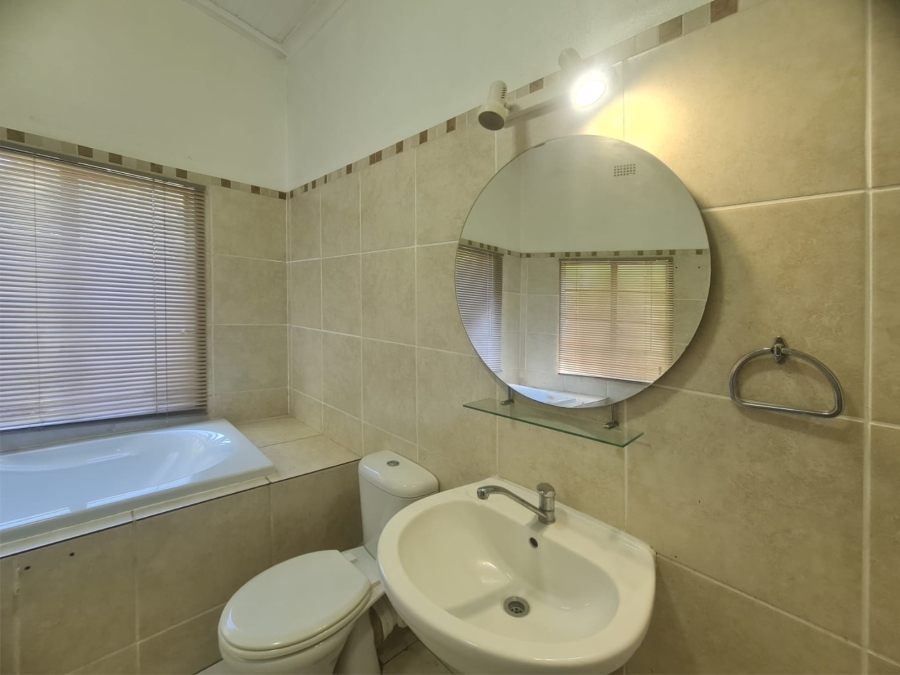 6 Bedroom Property for Sale in Meerhof North West